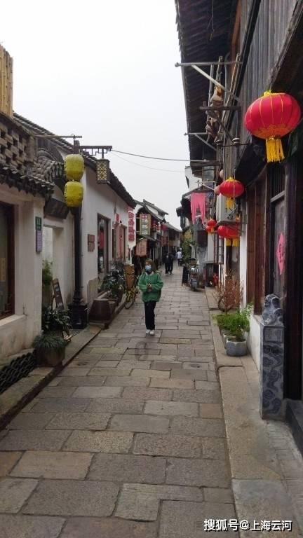 五彩几何塔